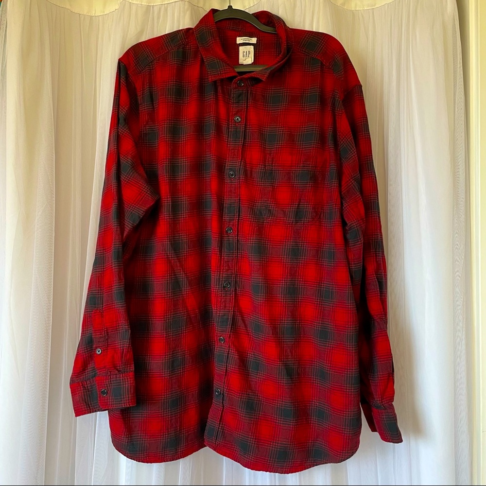 GAP | Men’s xxl | red and black plaid long sleeve button down